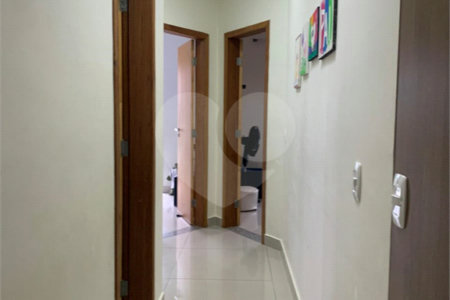 Casa à venda com 3 quartos, sendo 1 suíte, no condomínio Residencial Ponderosa, São Roque - SP