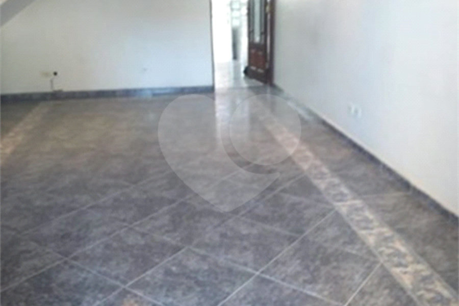 Sobrado à venda com 3 quartos, sendo 1 suíte, em Tremembé, São Paulo, SP