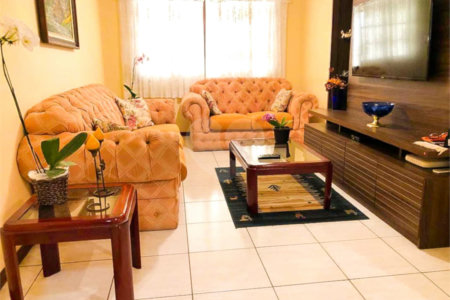 Casa à venda com 3 quartos, sendo 1 suíte,  no condomínio Vivenda das Vinhas, Vinhedo - SP