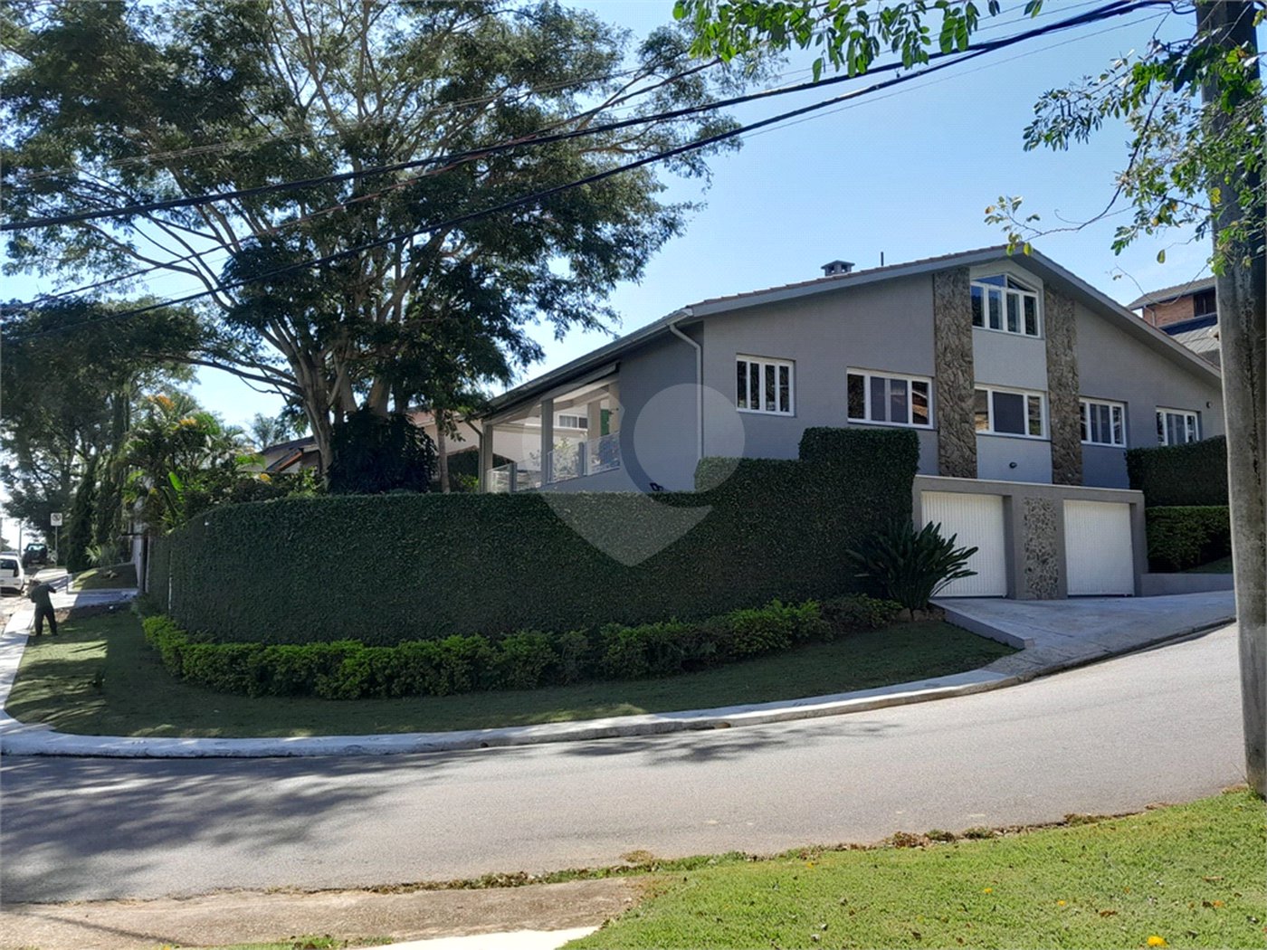 Casa à venda com 3 quartos, sendo 1 suíte, no condomínio Parque Arco Íris, Atibaia - SP