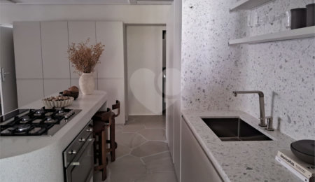Apartamento à venda com 3 suítes em Moema, São Paulo, SP