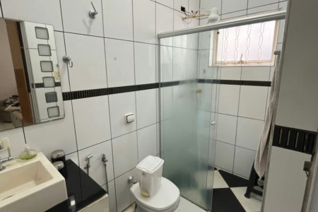Casa à venda com 3 quartos, sendo 1 suíte,  em Jardim Primaveril, Três Lagoas, MS