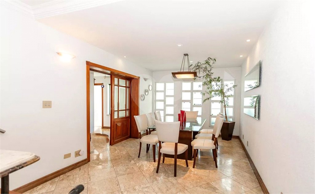 Casa de Vila à venda com 3 quartos, sendo 1 suíte, em Campo Belo, São Paulo, SP