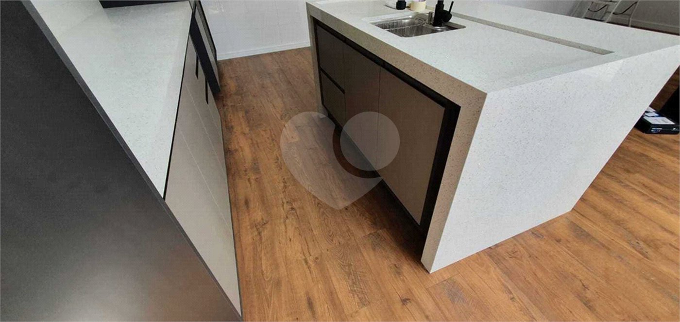 Casa à venda com 3 quartos, sendo 1 suíte, no condomínio Horto Florestal Villagio, Sorocaba - SP