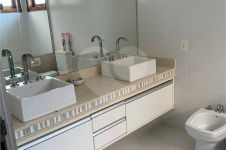 Casa à venda com 5 suítes no condomínio Jardim São Felipe, Atibaia - SP