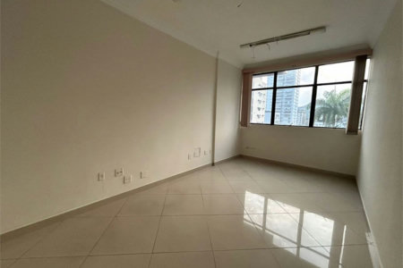 Sala Comercial à Venda no Gonzaga – Avenida Ana Costa – Santos/Sp