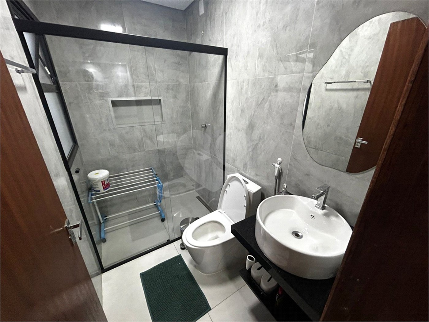 Casa à venda com 2 quartos, sendo 1 suíte,  no condomínio Lago dos Ipês, Itapetininga - SP
