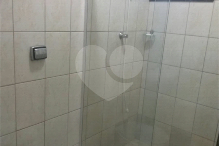 Casa à venda com 3 quartos, sendo 1 suíte, no condomínio Primavera, São Paulo - SP