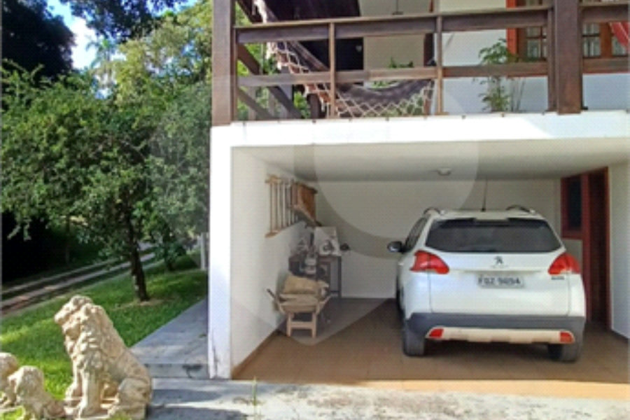 Casa à venda com 3 quartos, sendo 1 suíte, no condomínio Clube de Campo Fazenda Tabarã, Mairiporã - SP