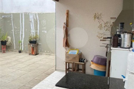 Casa de Vila à venda com 2 quartos, sendo 1 suíte, em Jardim Karolyne, Votorantim, SP