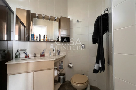 Apartamento à venda com 4 quartos, sendo 1 suíte,  em Vila Mariana, São Paulo, SP