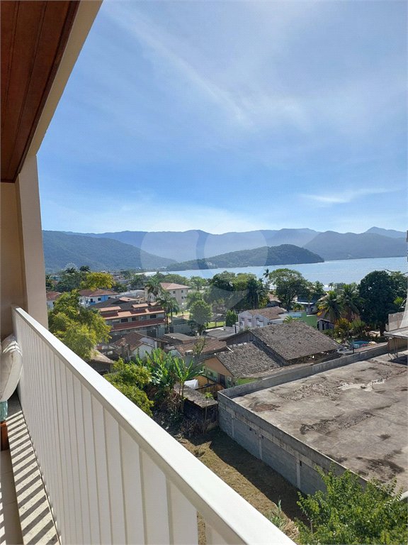 Apartamento à venda com 3 suítes em Itaguá, Ubatuba, SP