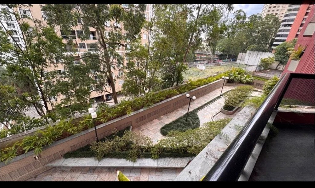 Apartamento à venda ou para alugar com 3 quartos, sendo 1 suíte, em Vila Andrade, São Paulo, SP