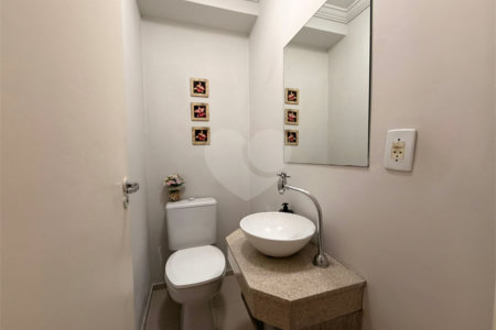 Casa à venda com 3 quartos, sendo 1 suíte, no condomínio Village Sarriá, Sorocaba - SP