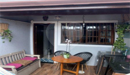 Sobrado à venda com 3 quartos, sendo 1 suíte,  em Vila Marari, São Paulo, SP
