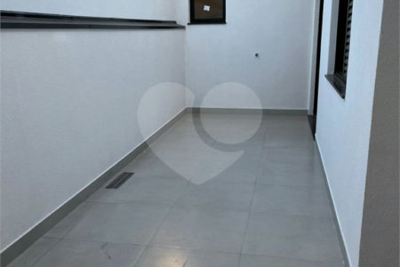 Casa à venda com 3 quartos, sendo 1 suíte, no condomínio Portal dos Sabiás, Itu - SP