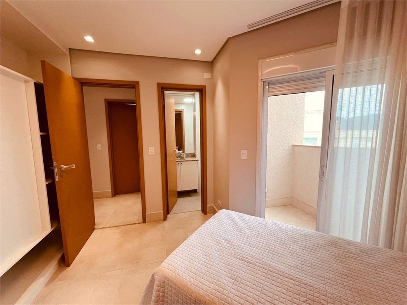 Apartamento com 3 dormitórios à venda, 285 m² por R$ 3.490.000,00 - Jardim Virginia - Guarujá/SP