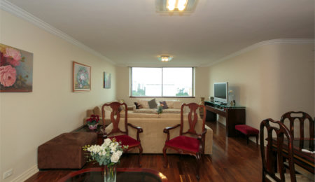 Apartamento à venda com 4 quartos, sendo 1 suíte,  em Alto da Boa Vista, São Paulo, SP