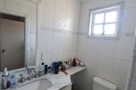 Casa à venda com 3 quartos, sendo 1 suíte,  no condomínio Moradas do Ipê, São Paulo - SP