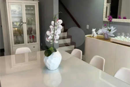 Casa à venda com 3 quartos, sendo 1 suíte,  no condomínio Villas de São Francisco I, São Paulo - SP