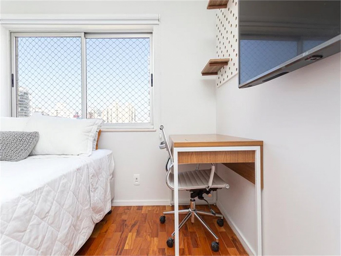 Apartamento à venda com 4 quartos, sendo 1 suíte, em Vila Cordeiro, São Paulo, SP