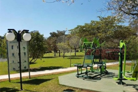 Casa à venda com 3 quartos, sendo 1 suíte, no condomínio Estância Marambaia, Vinhedo - SP