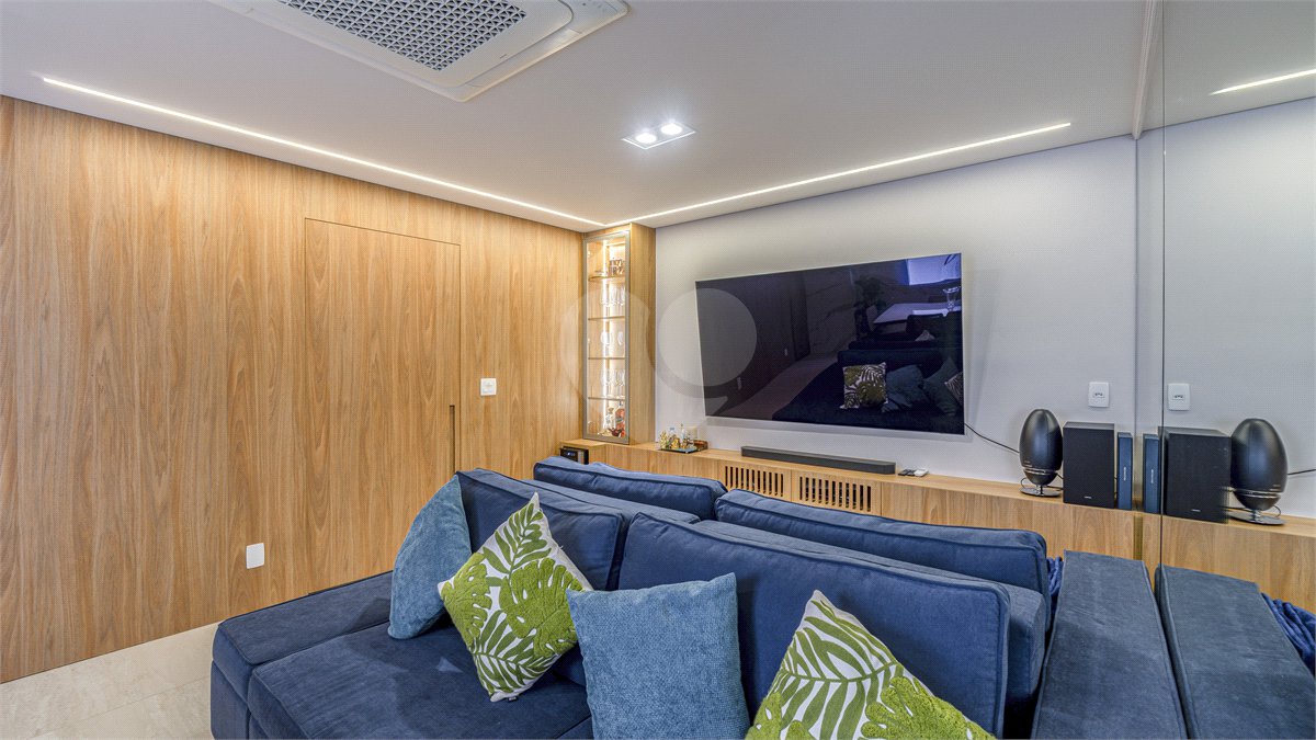 Apartamento à venda com 3 quartos, sendo 1 suíte, em Vila Uberabinha, São Paulo, SP