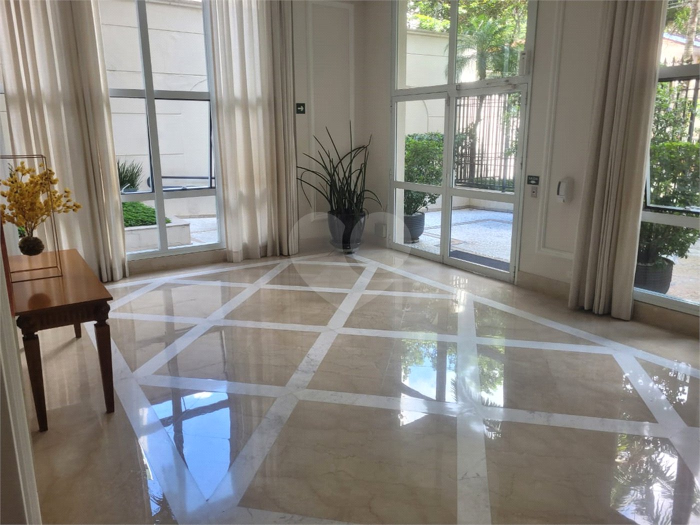 Apartamento à venda com 3 quartos, sendo 2 suítes, em Vila Uberabinha, São Paulo, SP