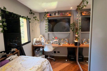 Apartamento à venda com 3 quartos, sendo 1 suíte,  em Vila Paulicéia, São Paulo, SP