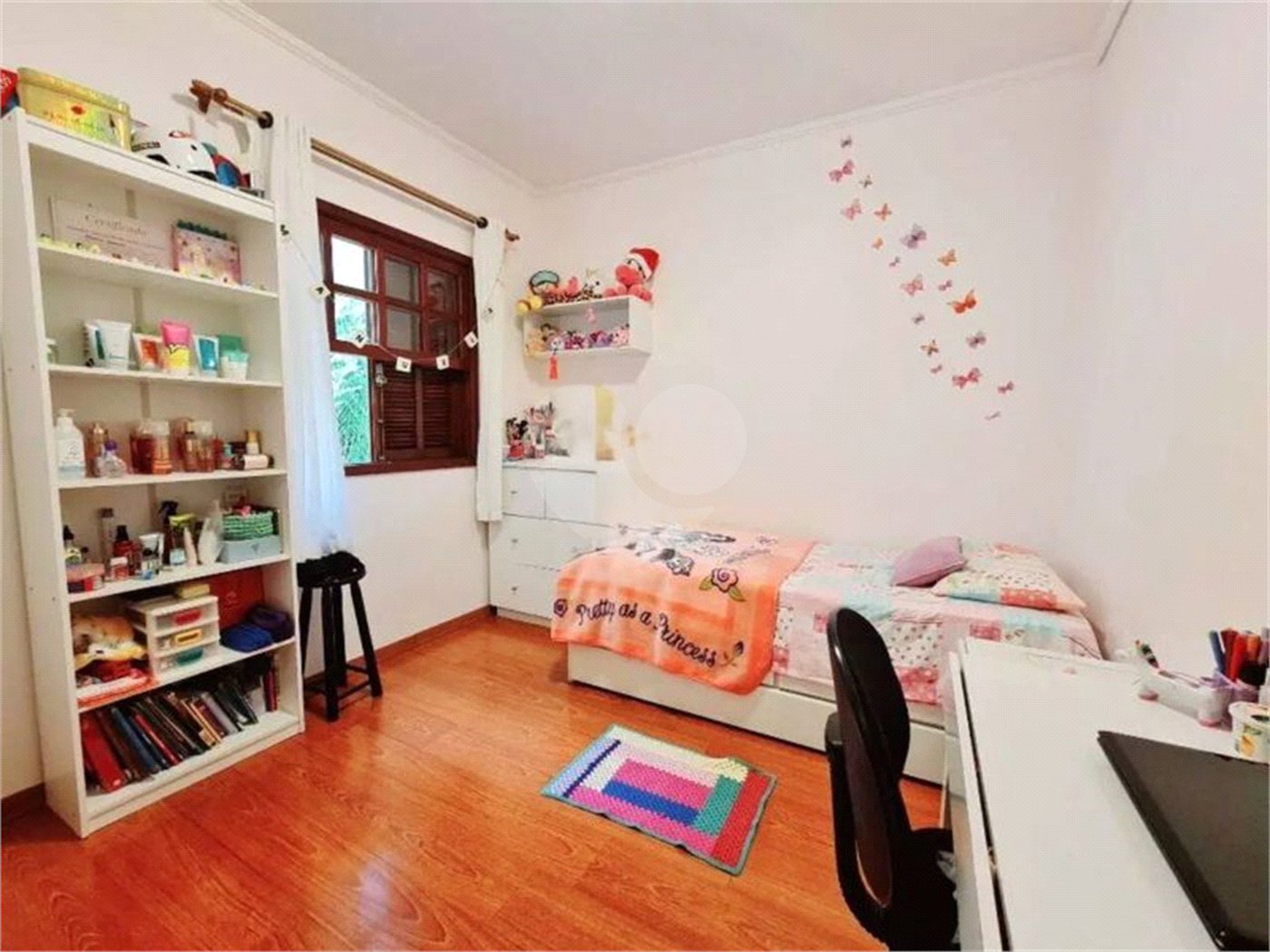 Casa à venda com 3 quartos, sendo 1 suíte, no condomínio Flores de Laet, São Paulo - SP
