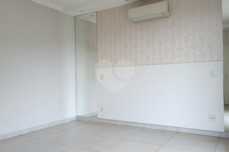 Sobrado à venda com 4 quartos, sendo 1 suíte, em Reserva San Gabriel, Ribeirão Preto, SP