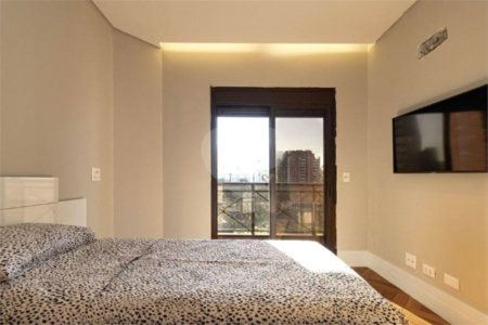Apartamento à venda com 3 suítes em Jardim Parque Morumbi, São Paulo, SP
