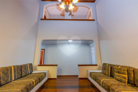 Casa à venda com 4 quartos, sendo 2 suítes, em Jardim Marajoara, São Paulo, SP
