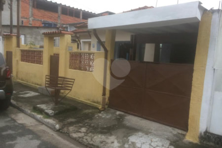 Casa à venda com 4 quartos, sendo 1 suíte, em Vila Vitório Mazzei, São Paulo, SP