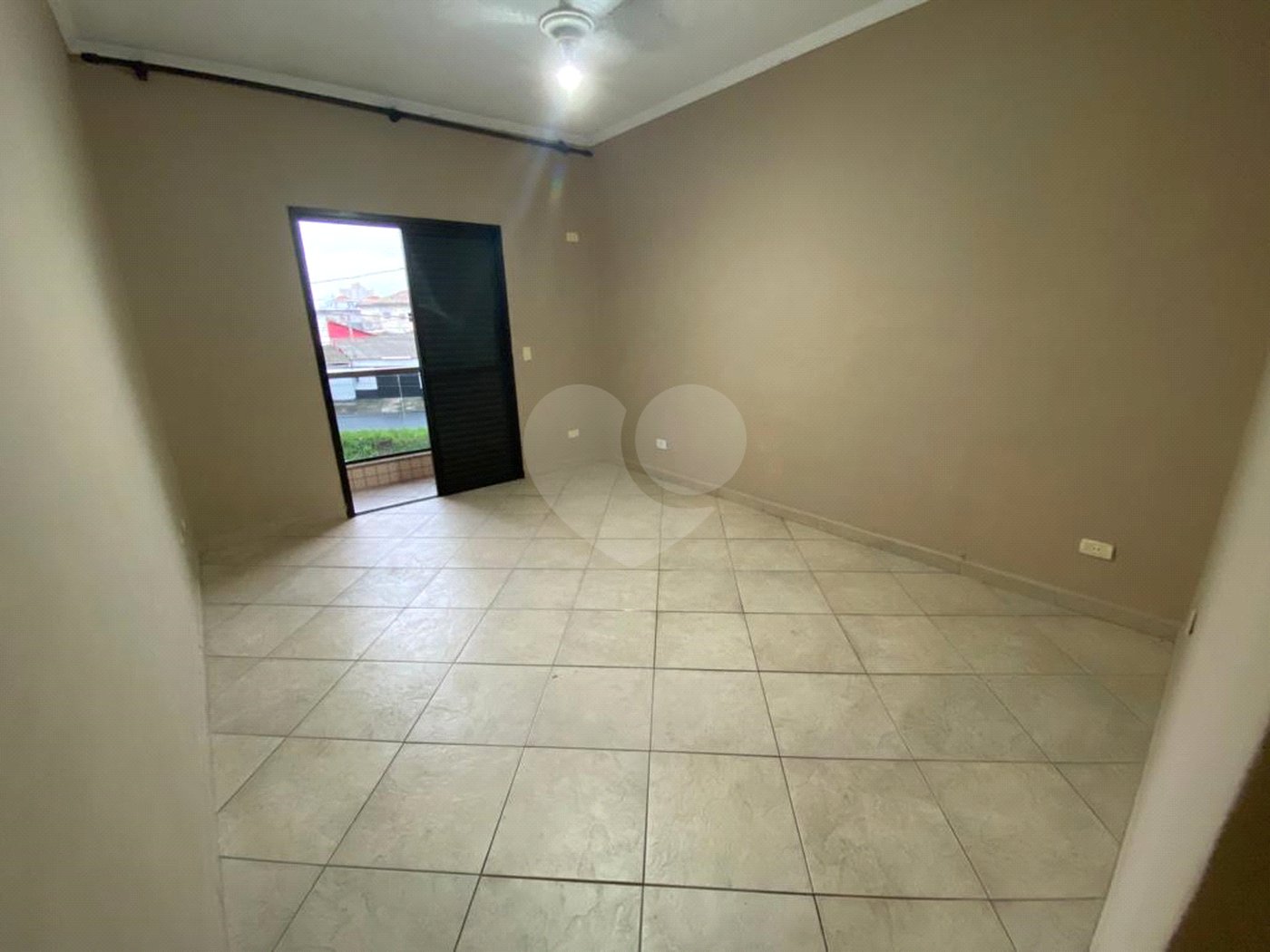 Casa à venda com 3 quartos, sendo 1 suíte, em Vila Valença, São Vicente, SP