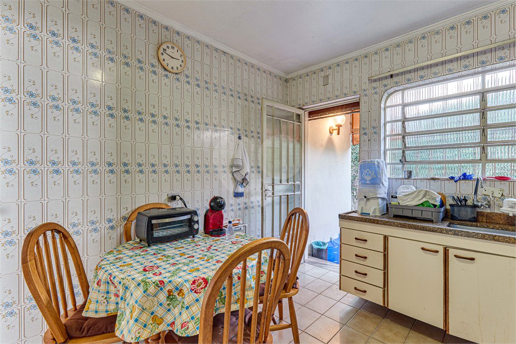 Casa Térrea à venda com 4 quartos, sendo 1 suíte,  em Jardim Prudência, São Paulo, SP