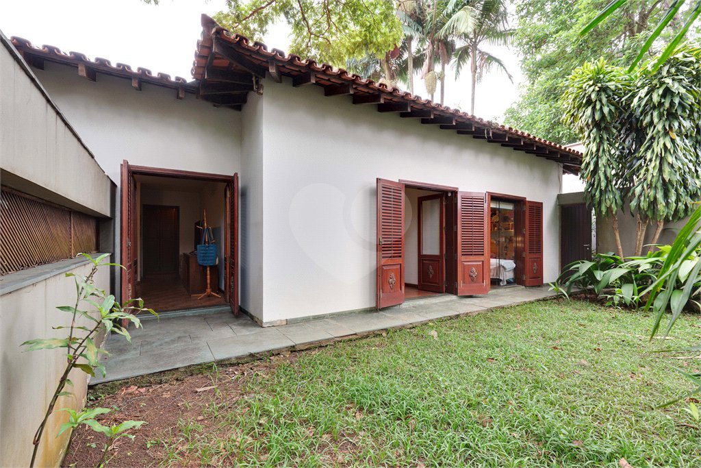 Casa Térrea à venda com 4 quartos, sendo 2 suítes, em Alto da Boa Vista, São Paulo, SP