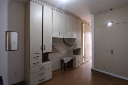 Sobrado à venda ou para alugar com 5 quartos, sendo 1 suíte, em Vila Parque Jabaquara, São Paulo, SP