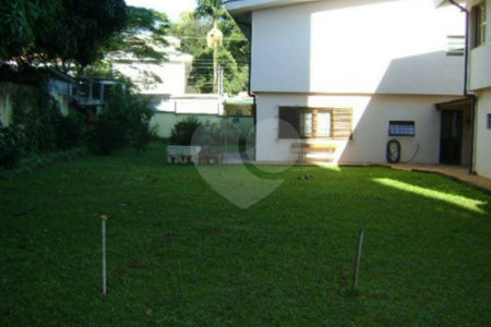 Sobrado à venda com 4 quartos, sendo 2 suítes, em Santo Amaro, São Paulo, SP