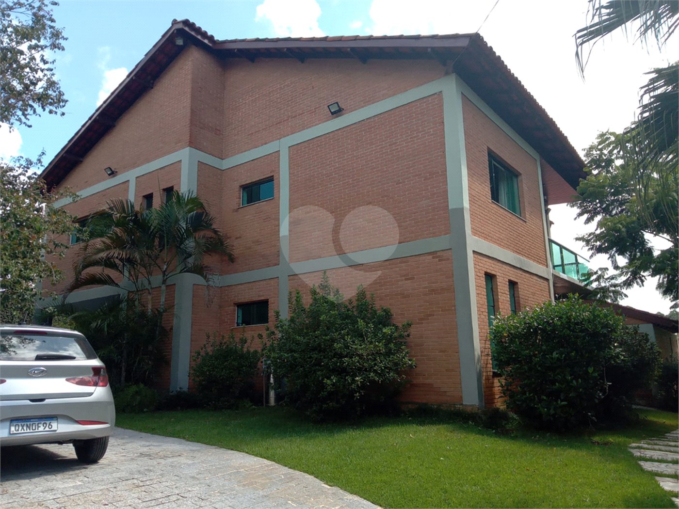 Sobrado à venda ou para alugar com 4 quartos, sendo 2 suítes, em Serra da Cantareira, Mairiporã, SP