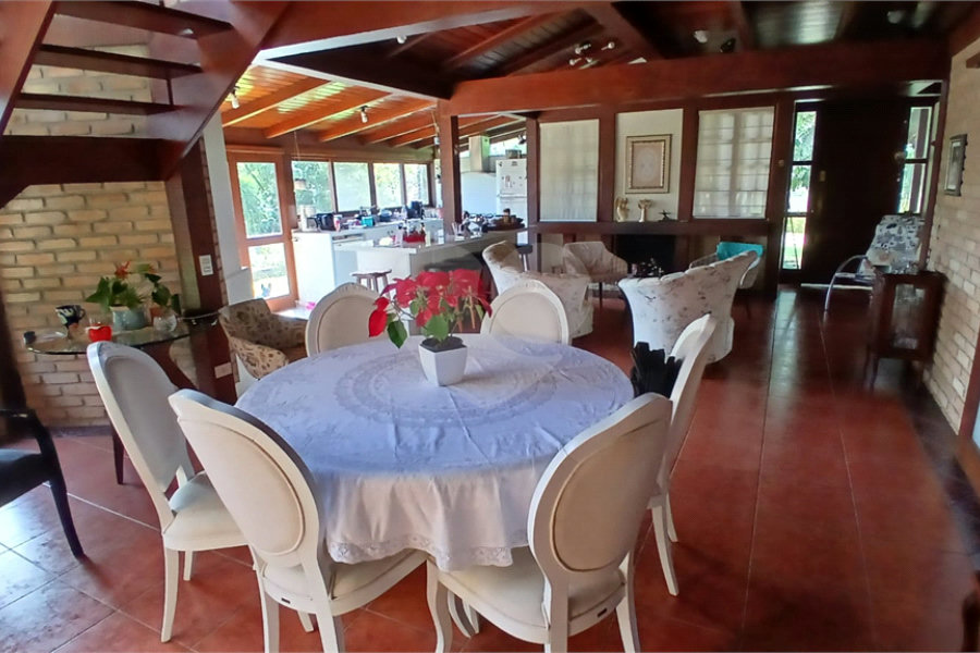 Casa à venda com 4 suítes no condomínio Sausalito, Mairiporã - SP