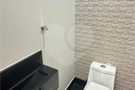 Casa à venda com 3 quartos, sendo 2 suítes, no condomínio Residencial Maria Dulce, Indaiatuba - SP