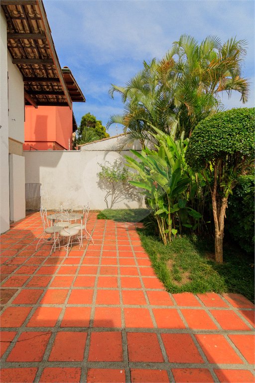 Casa à venda com 4 quartos, sendo 3 suítes, em Jardim Panorama, São Paulo, SP