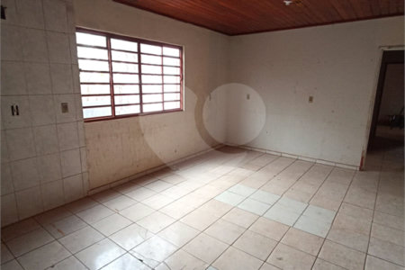 Salão à venda com 3 quartos, sendo 1 suíte, em Vila Áurea, Ponta Porã, MS