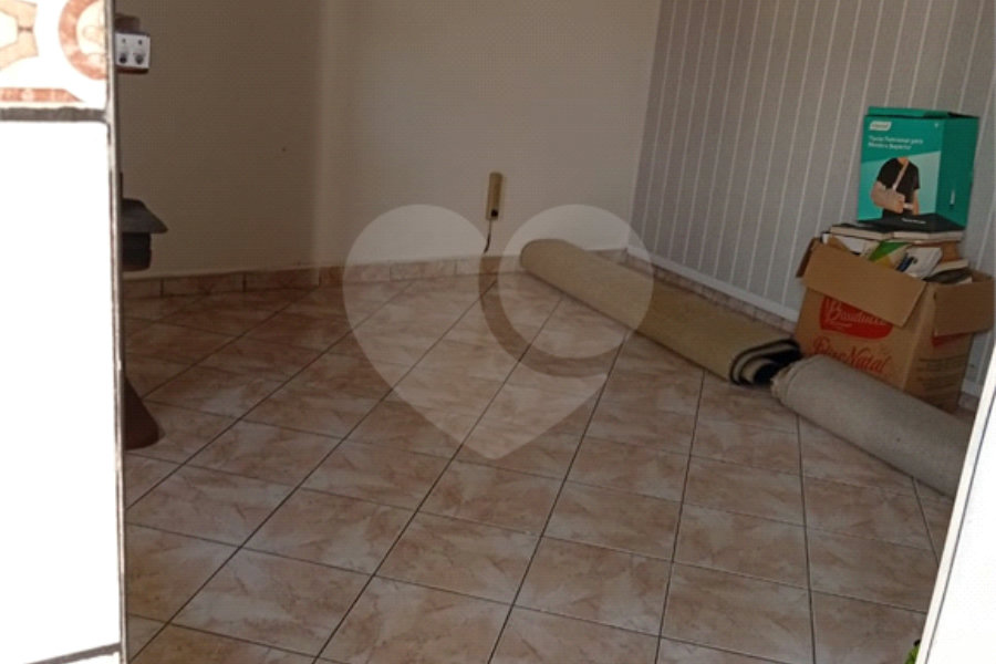 Casa Térrea à venda com 4 quartos, sendo 1 suíte, em Jardim Regina, São Paulo, SP