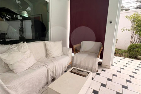 Casa Térrea à venda com 4 suítes em Anchieta, São Bernardo do Campo, SP