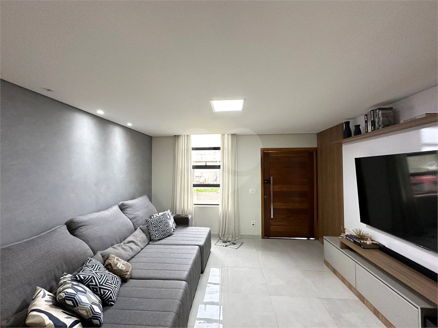Casa à venda com 3 suítes no condomínio Vila Ytu, Indaiatuba - SP