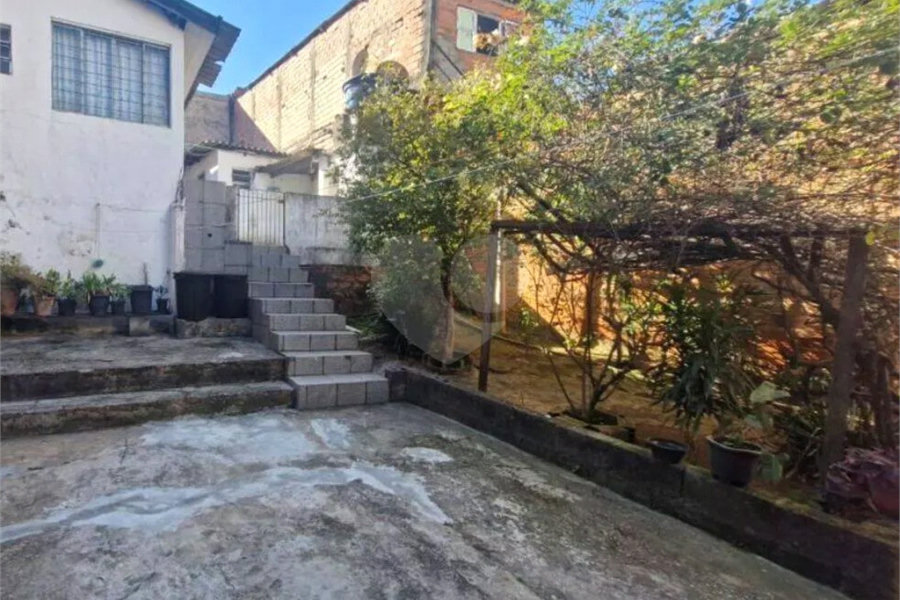 Sobrado à venda com 8 quartos em Vila Guarani, São Paulo, SP