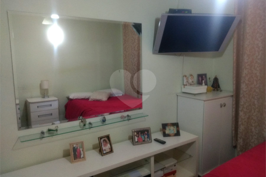 Sobrado à venda com 3 quartos em Horto, São Paulo, SP