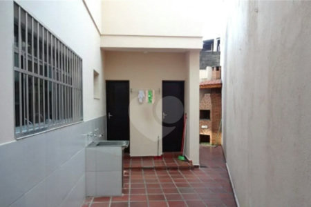 Sobrado à venda com 3 quartos, sendo 1 suíte, em Jardim São Luís, São Paulo, SP